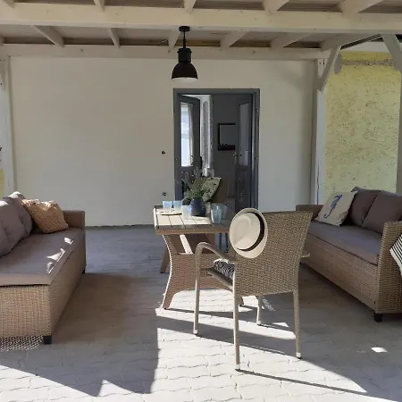 Central Park Guesthouse Balaton Tatil Evi Balatonszarszo