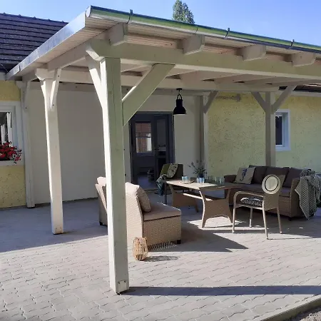Central Park Guesthouse Balaton Tatil Evi